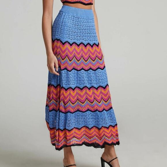 Pink Diamond Thommy Color Block Crochet Maxi Skirt Size Medium Royal Blue - Picture 10 of 12